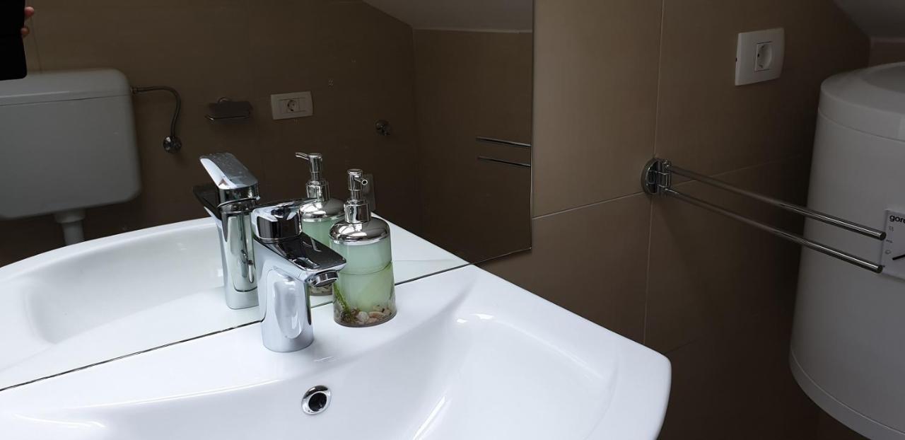 White Apartment イゾラ エクステリア 写真